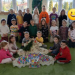 Na zdjęciu widać dzieci z grupy JEŻYKÓW, dzieci są w sali, jest to zdjęcie grupowe.